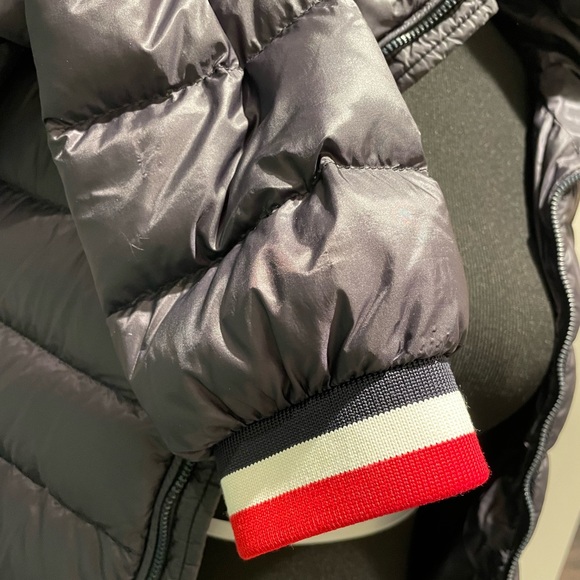 Moncler Navy Boys Puffer Jacket Size 14 - Picture 6 of 8
